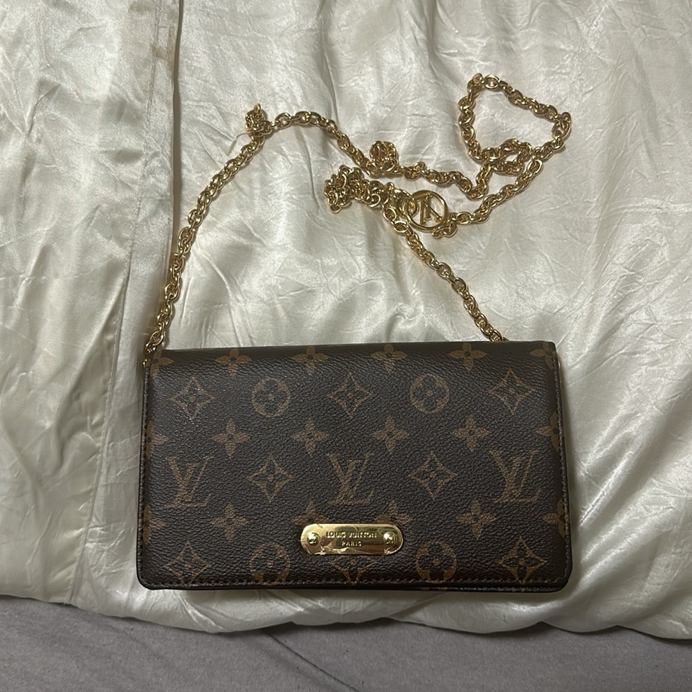 Louis Vuitton Wallet On Chain Lily Bag